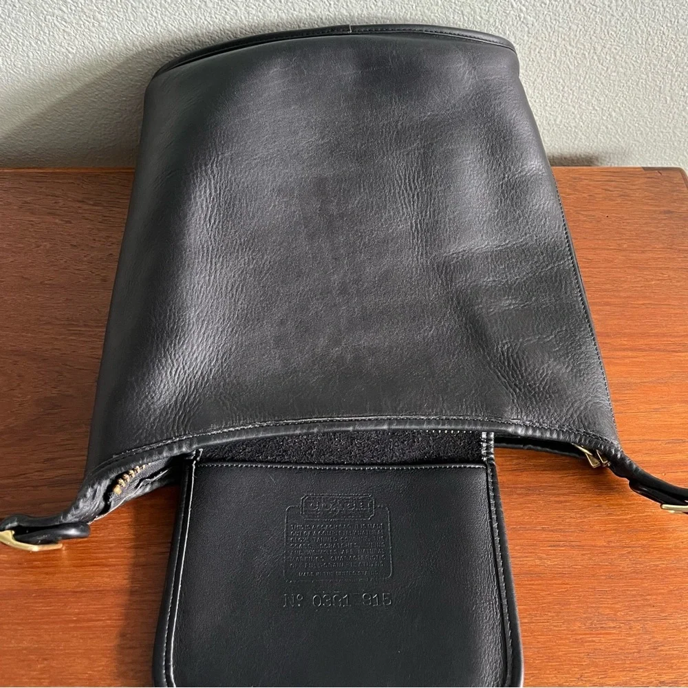PROJECT: READ before purchasing - Vintage Coach Black Shoulder Sac Style 9730 - Picture 5 of 15